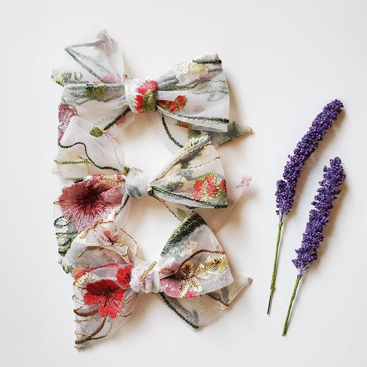 pinwheel botanical bow